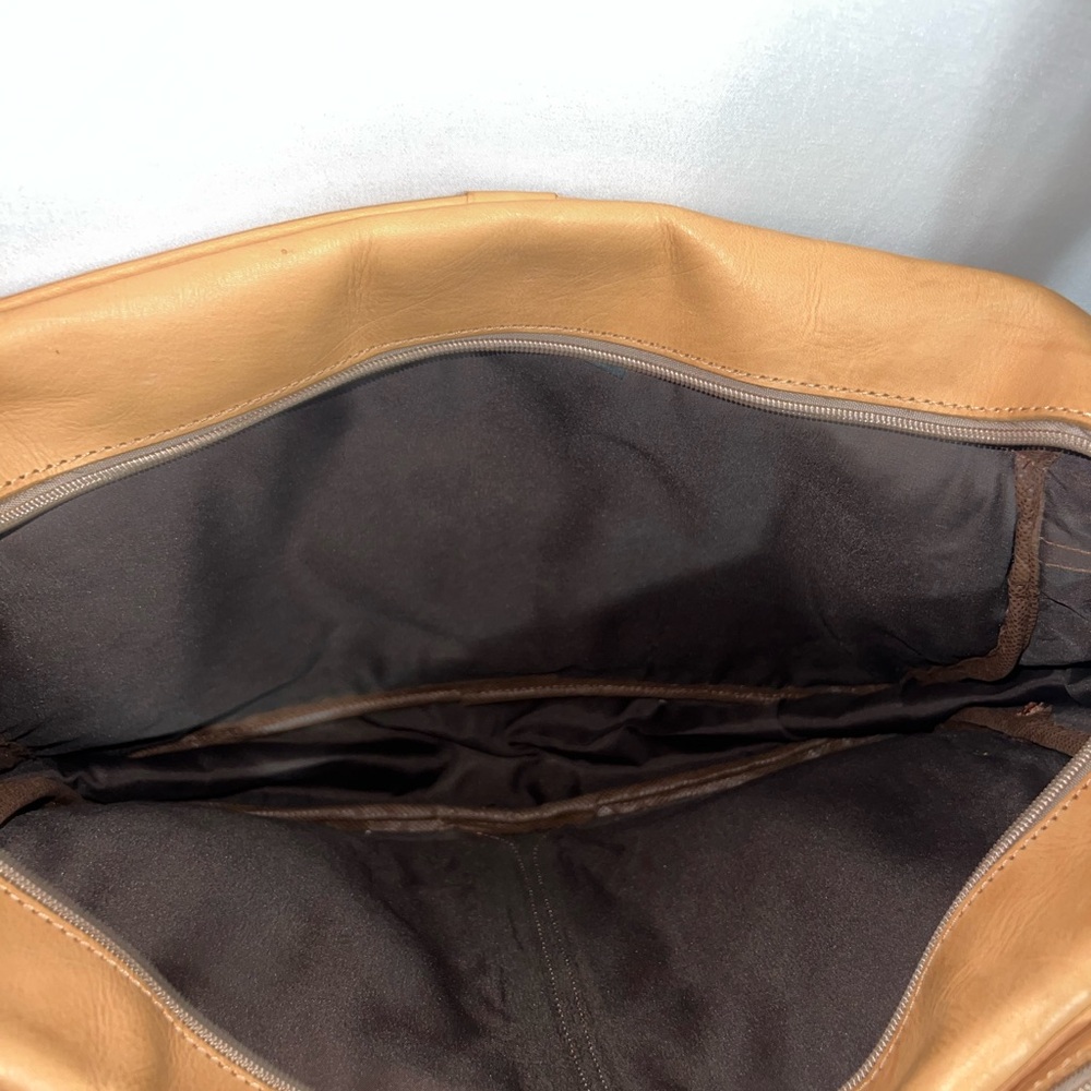 Sergios Collection Embossed Shoulder Bag - Picture 6 of 14